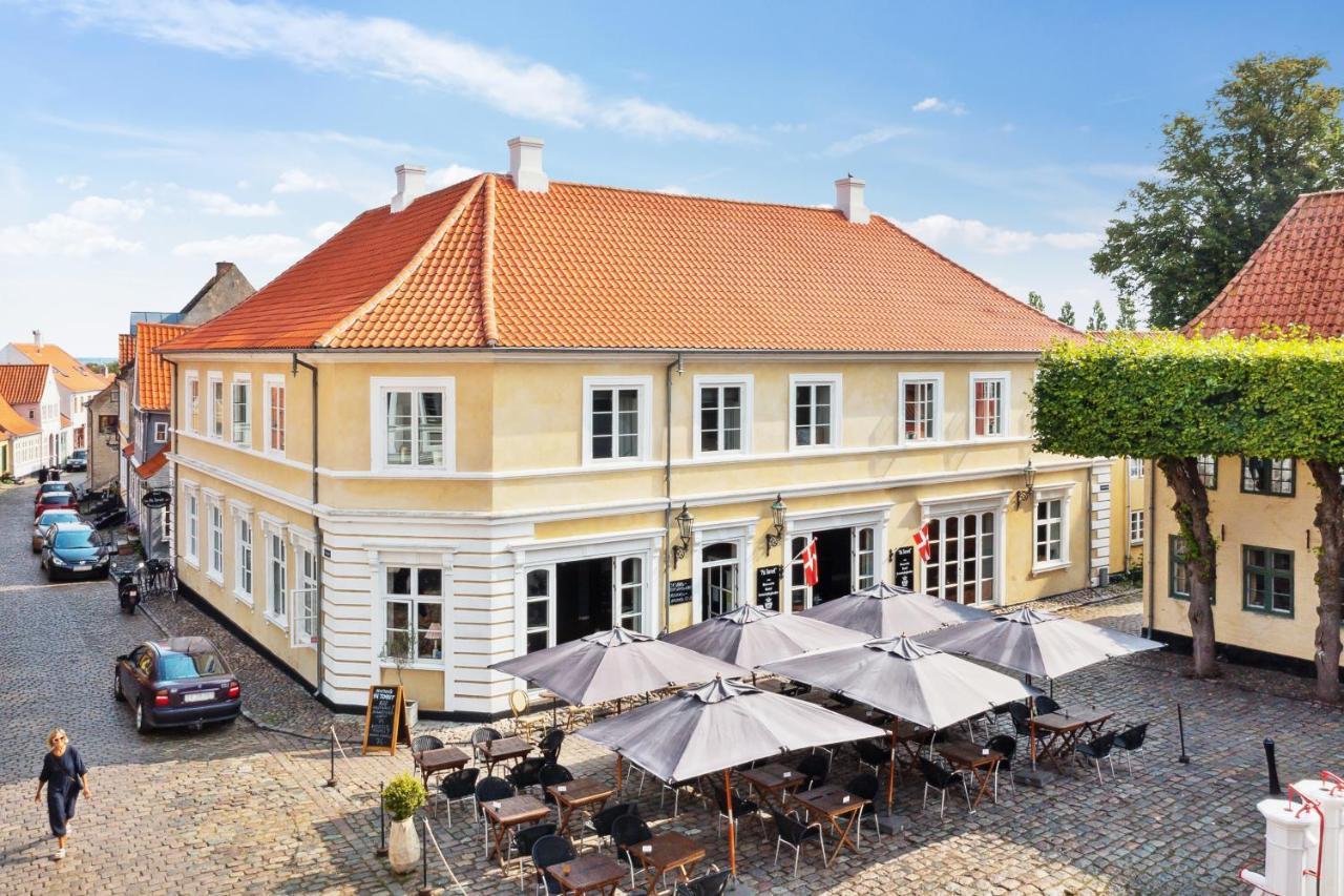 Hotel Pa Torvet Ærøskøbing 外观 照片